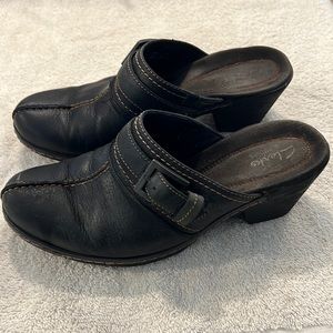 Clarks clogs mules blue leather. 2.5” heel. Used